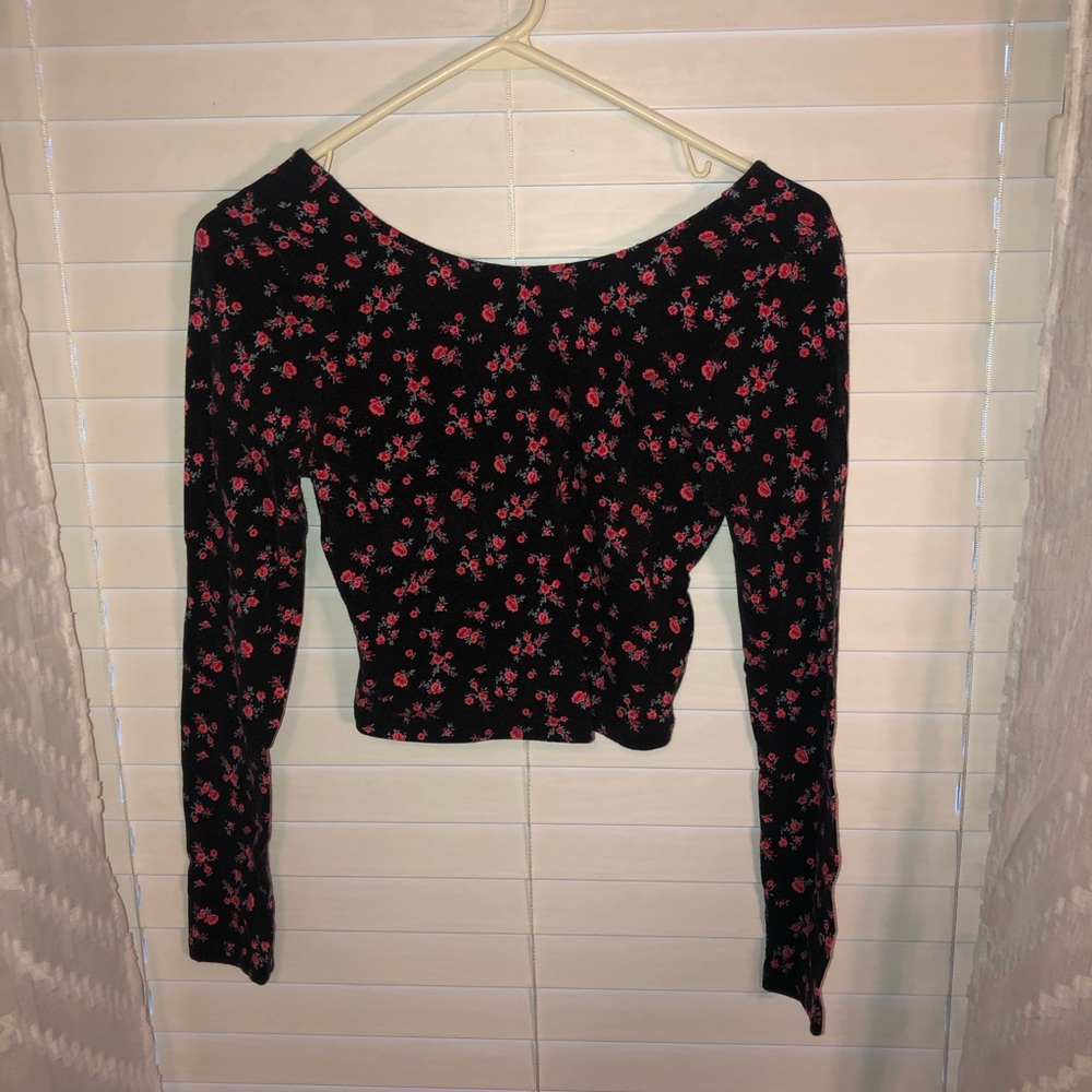 Long sleeve crop top